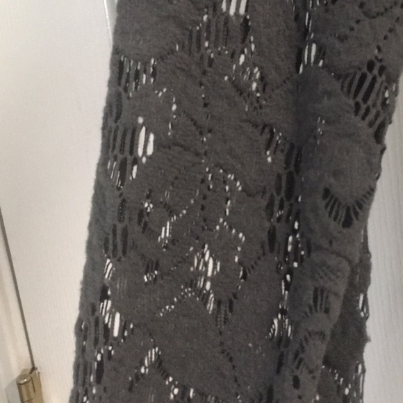 Designer lace top - Picture 4 of 5